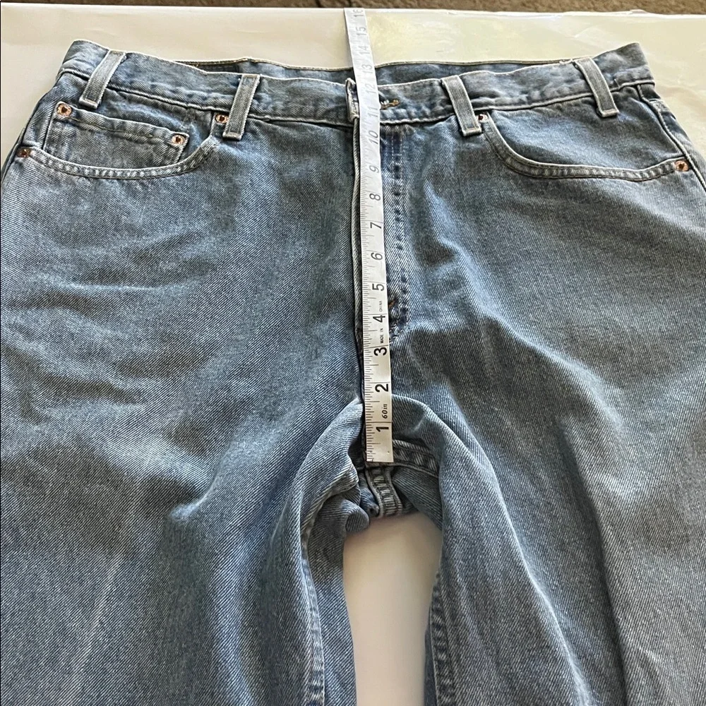 Vintage Levi’s 550 Relaxed Fit Size 36 x 32